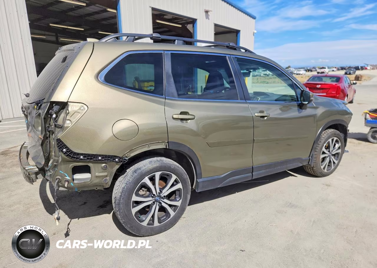 2023 Subaru Forester Limited VIN:JF2SKAPC3PH446424 - 3