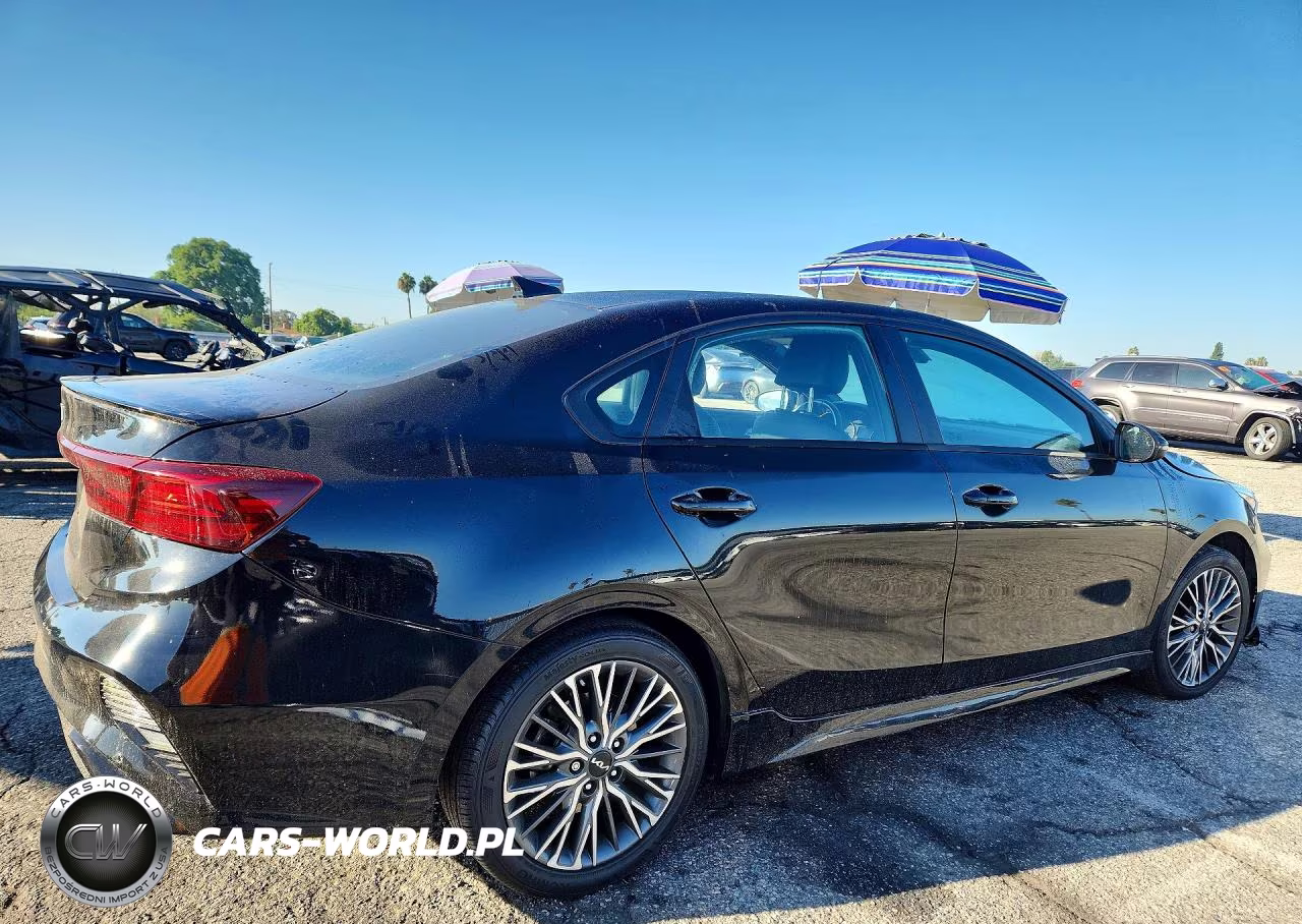 2024 Kia Forte Gt Line VIN:3KPF54AD9RE716680 - 3