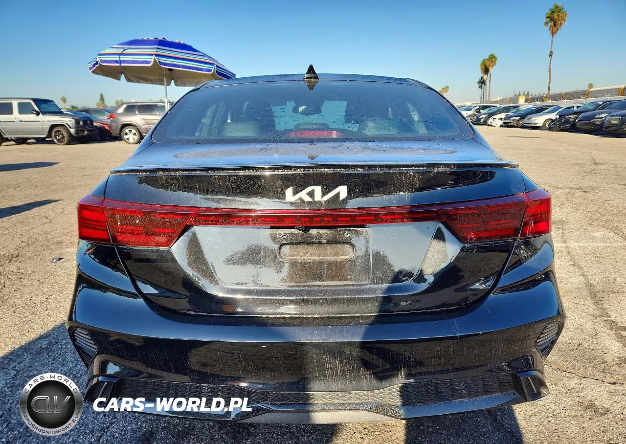 2024 Kia Forte Gt Line VIN:3KPF54AD9RE716680 - 6