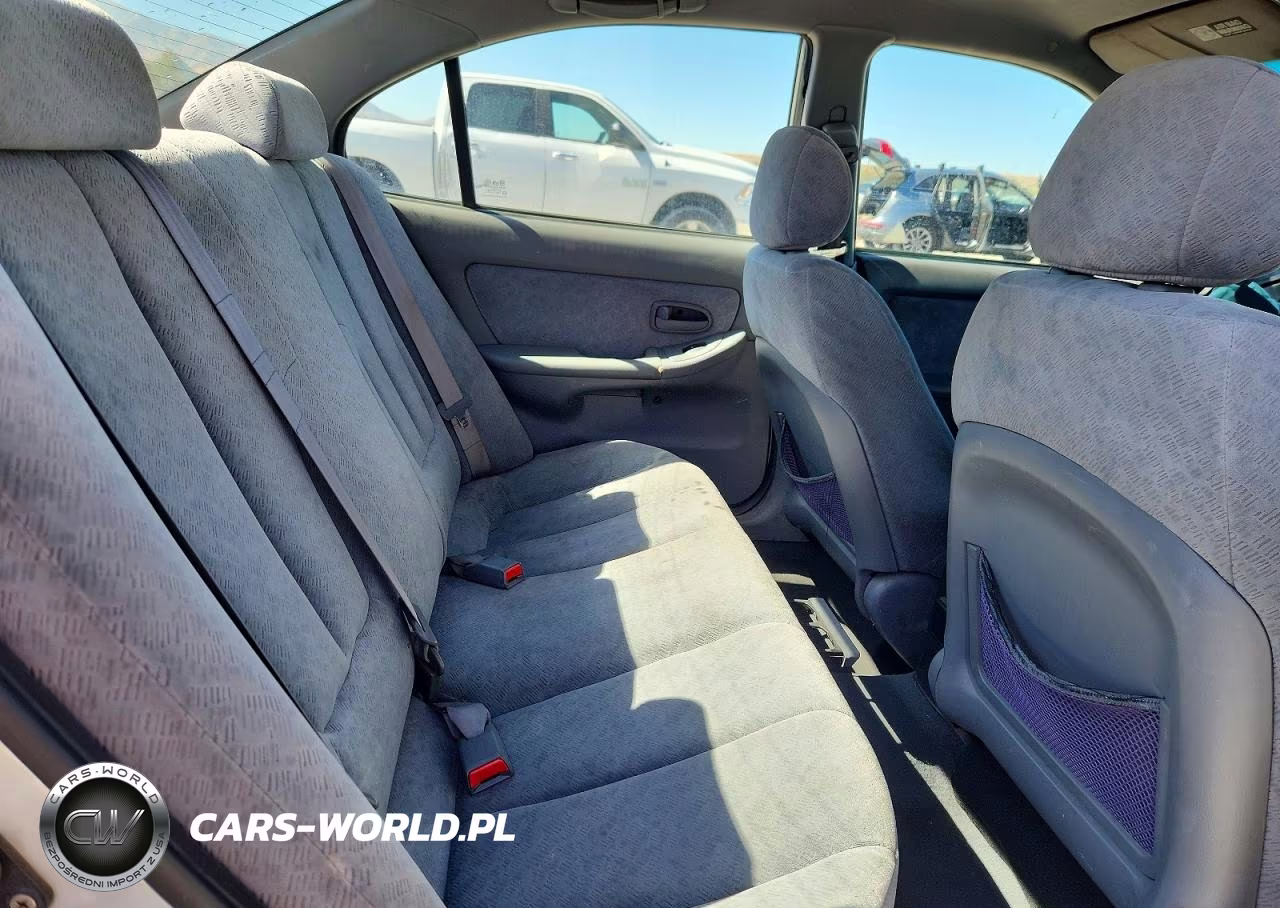 2004 Hyundai Elantra Gls VIN:KMHDN46D84U717325 - 10