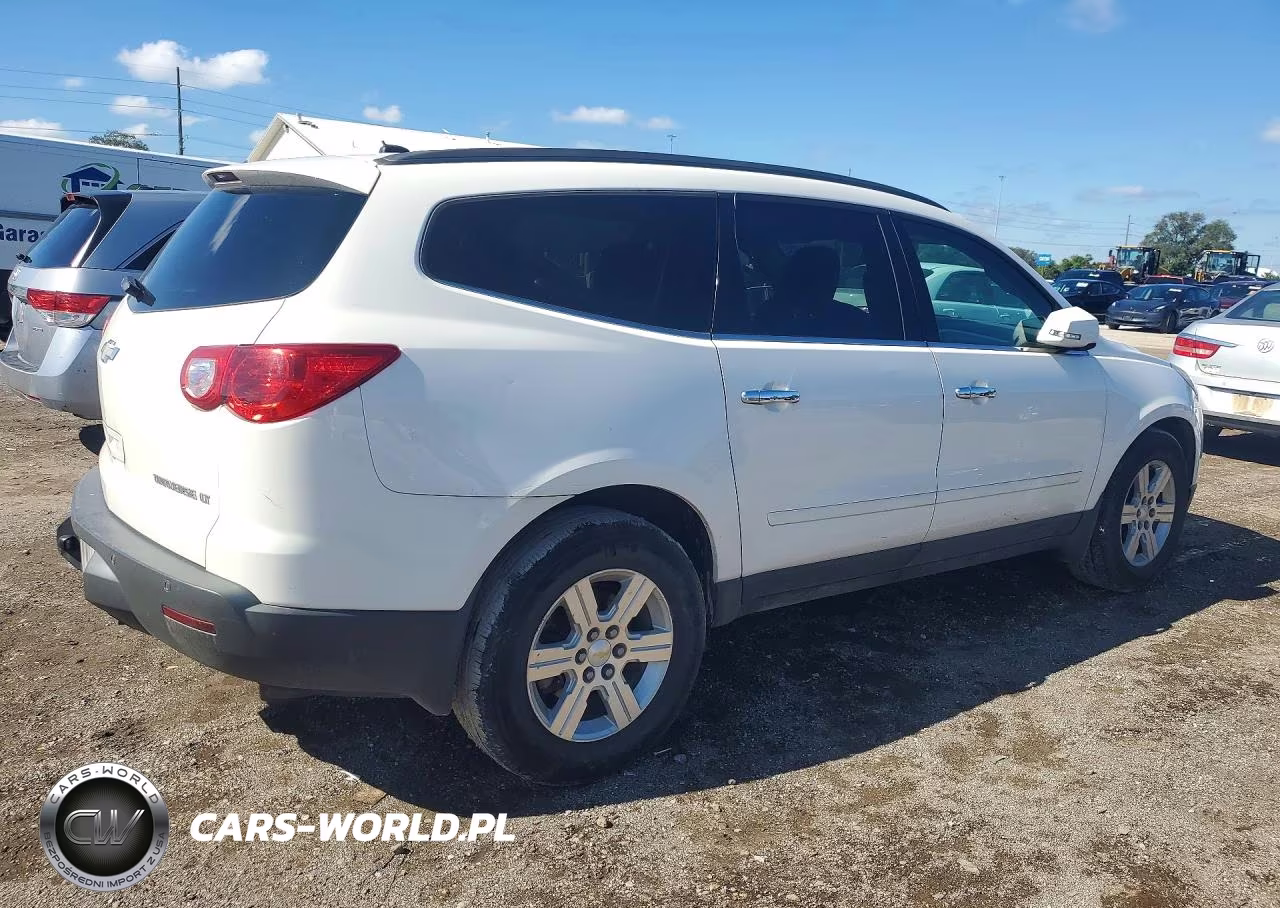 2011 Chevrolet Traverse Ls VIN:1GNKVGED0BJ141881 - 3