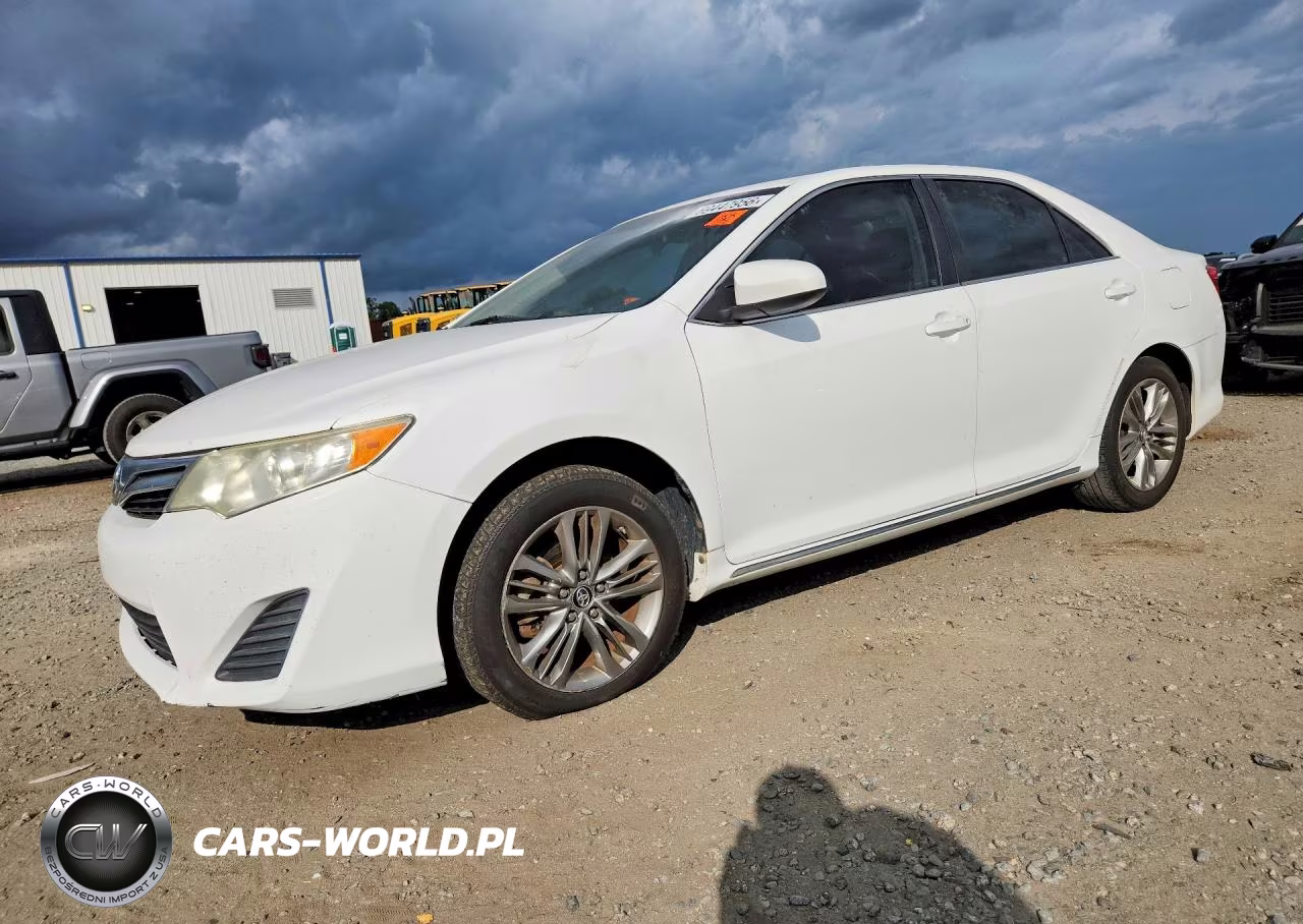 2012 Toyota Camry Le – zdjęcie 1 z 12