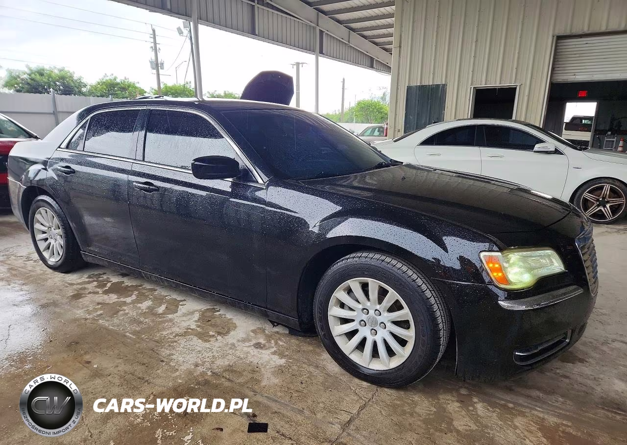 2014 Chrysler 300 VIN:2C3CCAAG5EH372964 - 4