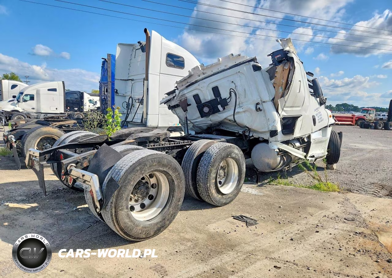 2016 Freightliner Cascadia 125 Semi Truck VIN:1FUJGLD5XGLGP4412 - 3