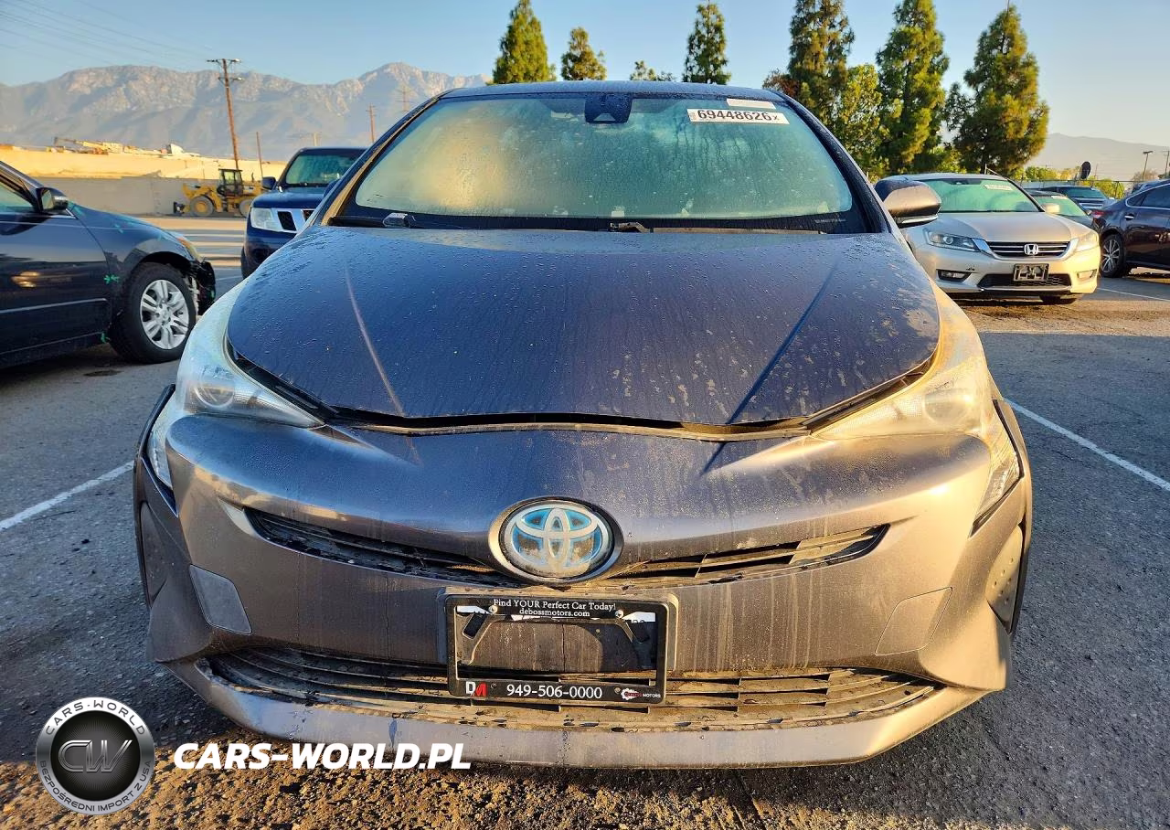 2017 Toyota Prius Two VIN:JTDKBRFU5H3540715 - 5