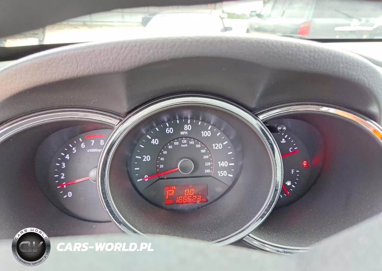 2012 Kia Sorento Lx VIN:5XYKT3A12CG303823 - 9
