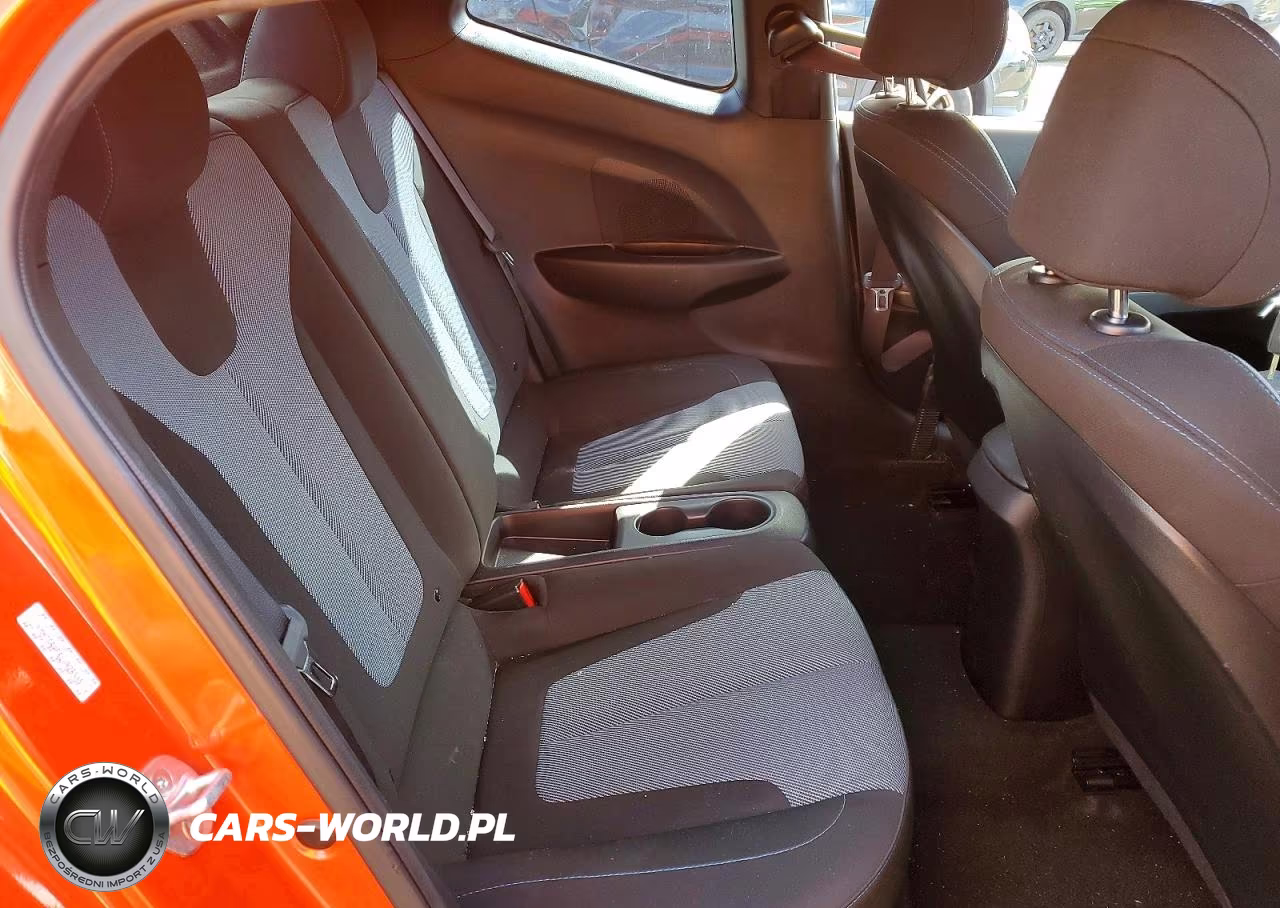 2020 Hyundai Veloster 2.0L VIN:KMHTG6AF6LU026545 - 10