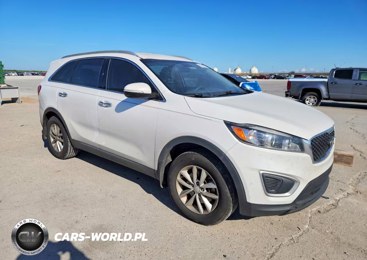 2018 Kia Sorento Lx VIN:5XYPG4A31JG344233 - 4