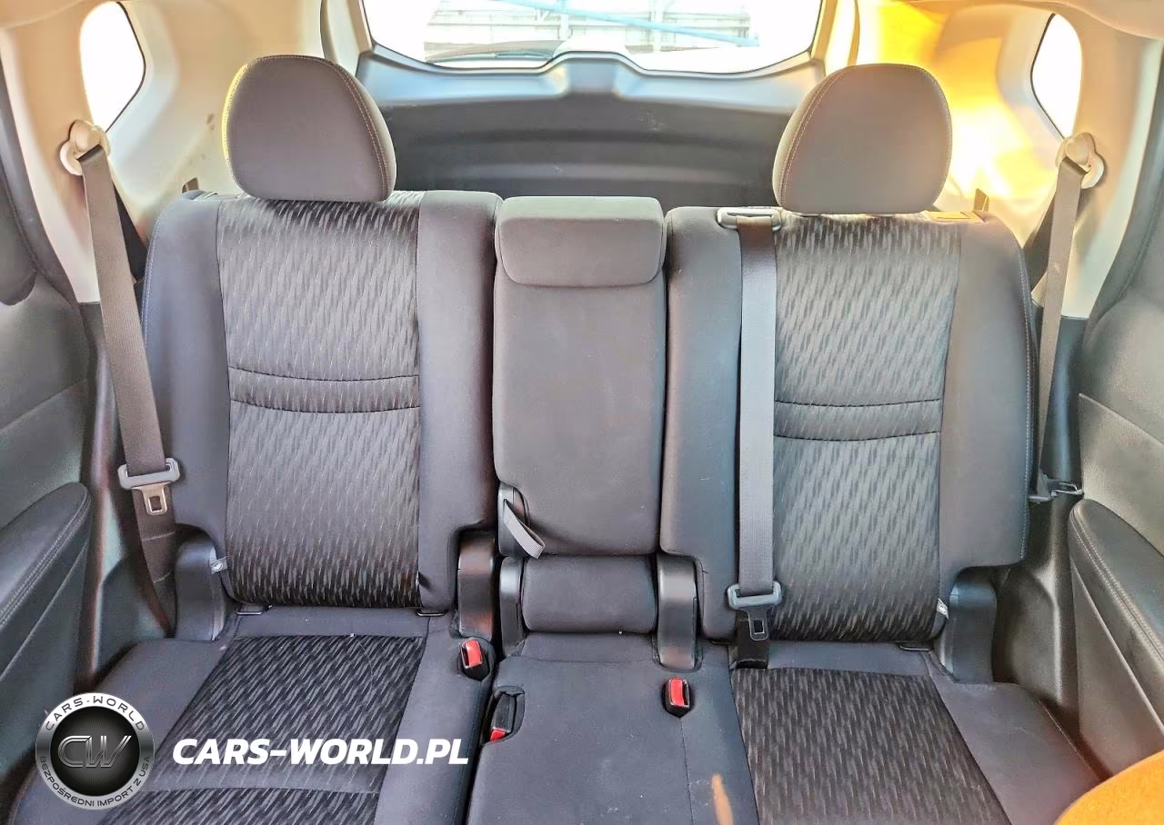 2019 Nissan Rogue S VIN:5N1AT2MT0KC781207 - 10