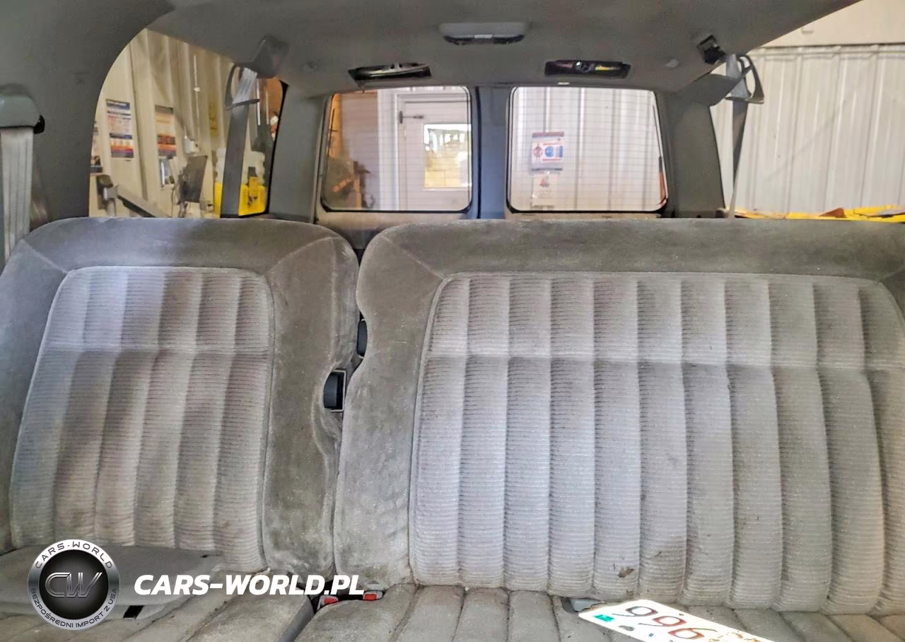 1993 Chevrolet Suburban K1500 VIN:1GNFK16K2PJ382191 - 10