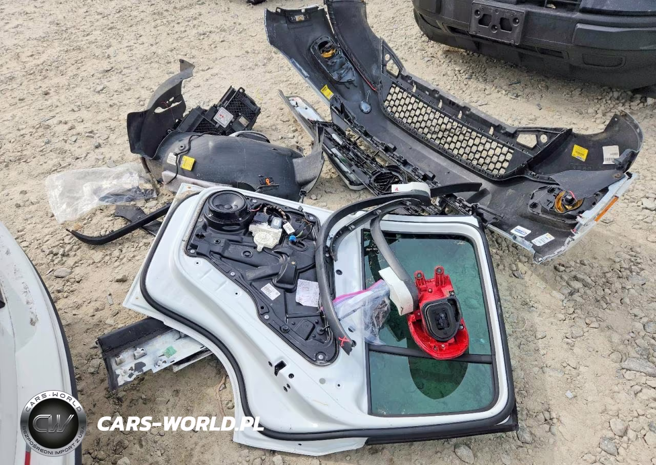 2015 Volkswagen Tiguan S VIN:WVGBV7AX9FW082262 - 13