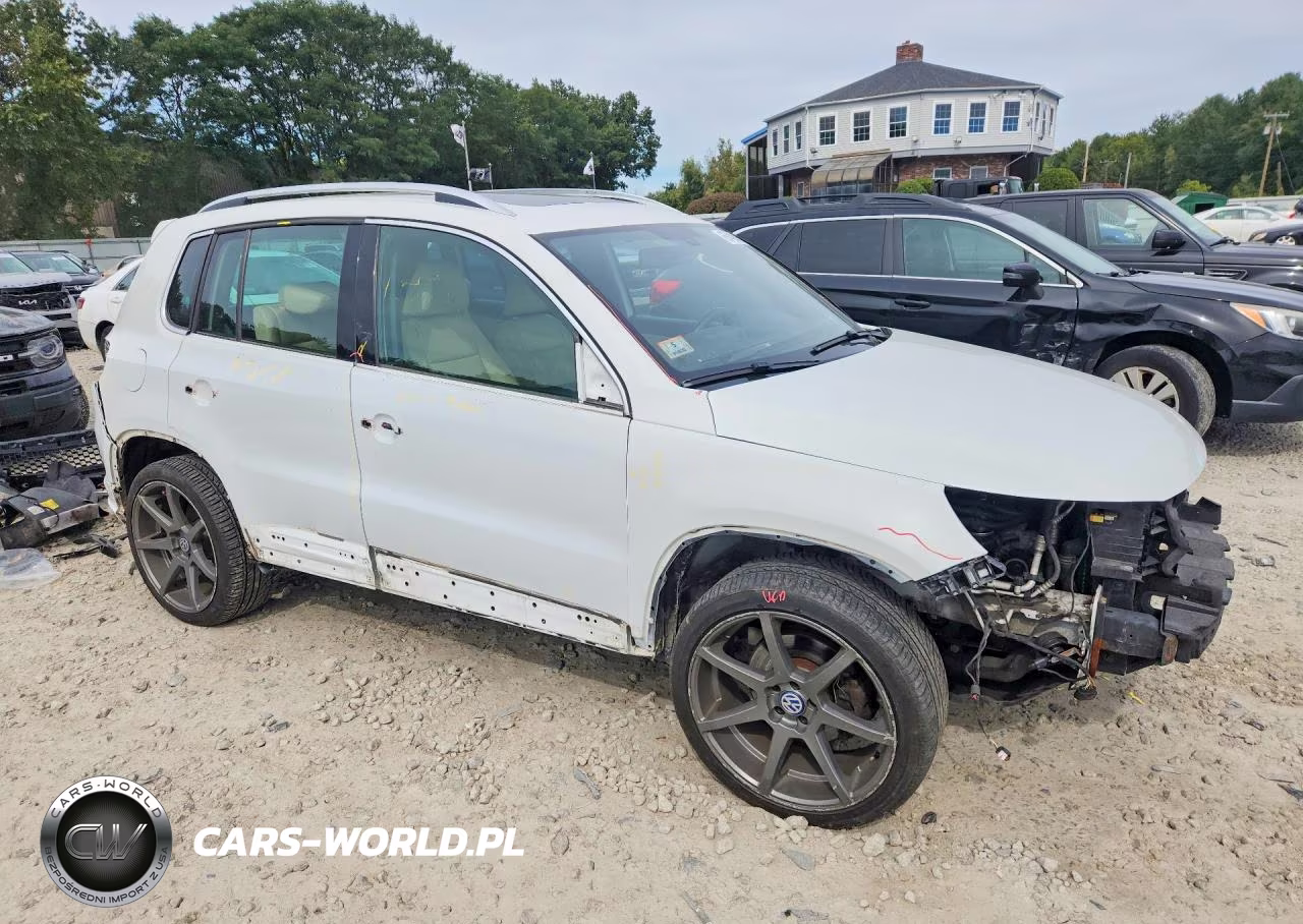 2015 Volkswagen Tiguan S VIN:WVGBV7AX9FW082262 - 4