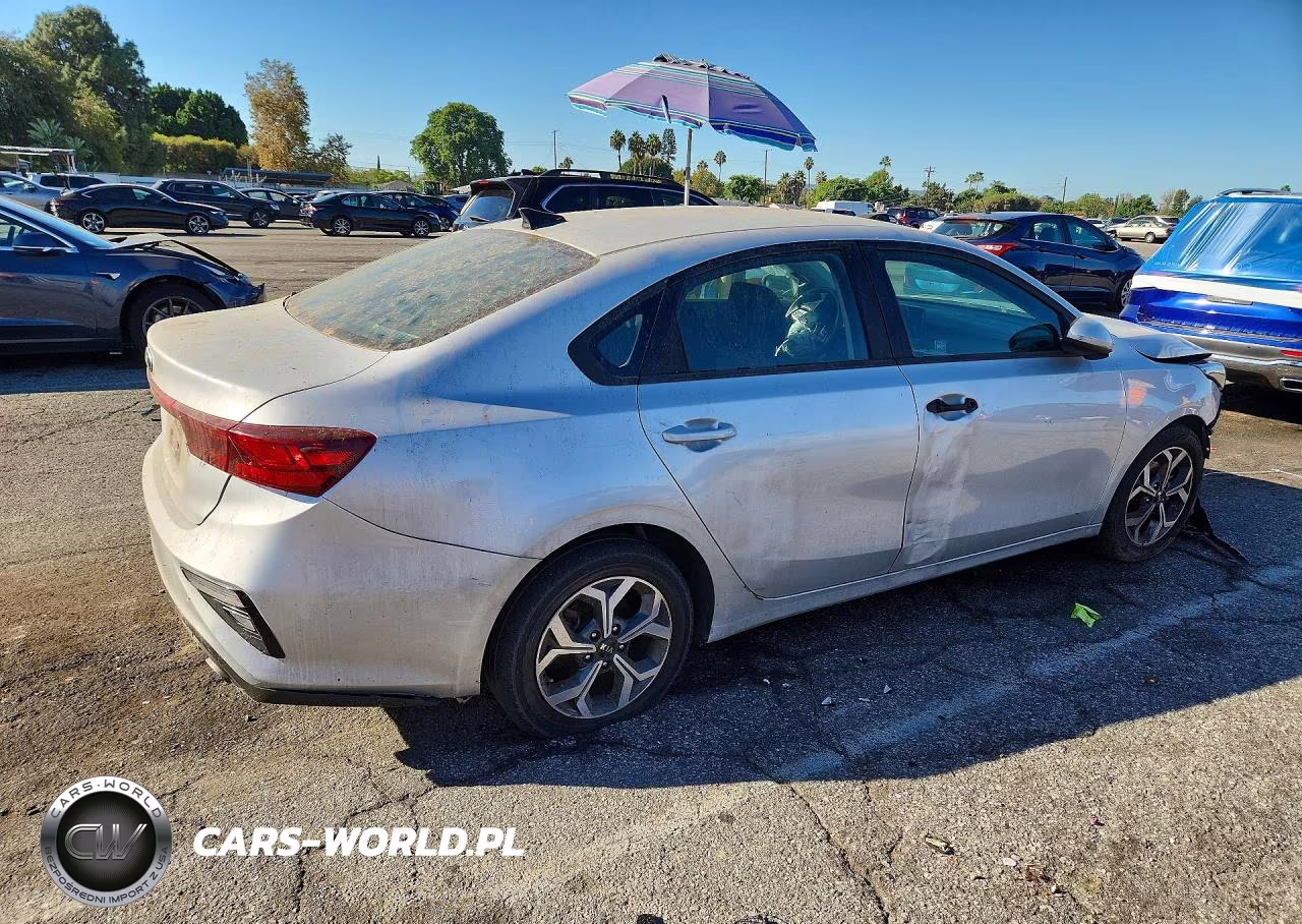 2020 Kia Forte Lxs VIN:3KPF24AD7LE246052 - 3