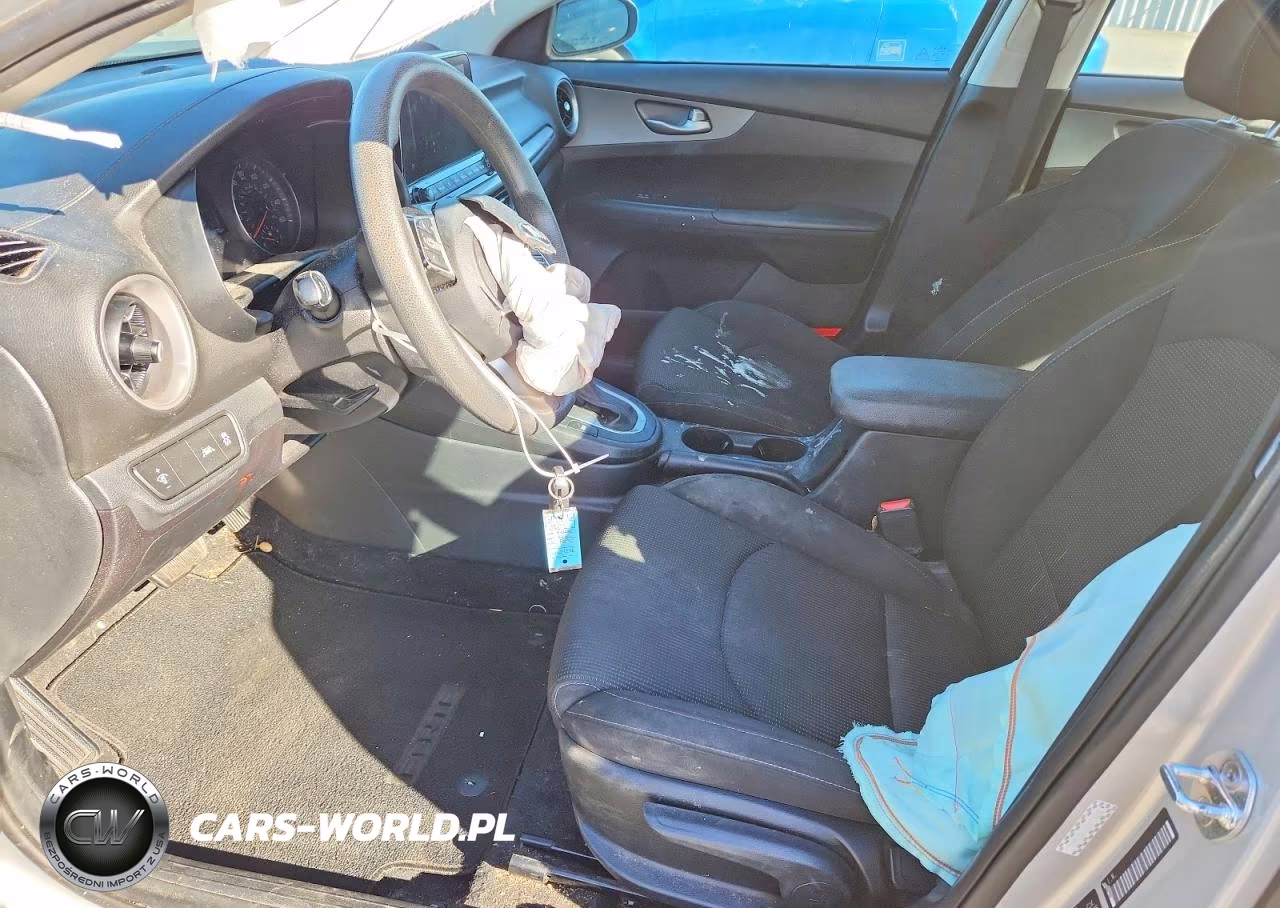 2020 Kia Forte Lxs VIN:3KPF24AD7LE246052 - 7