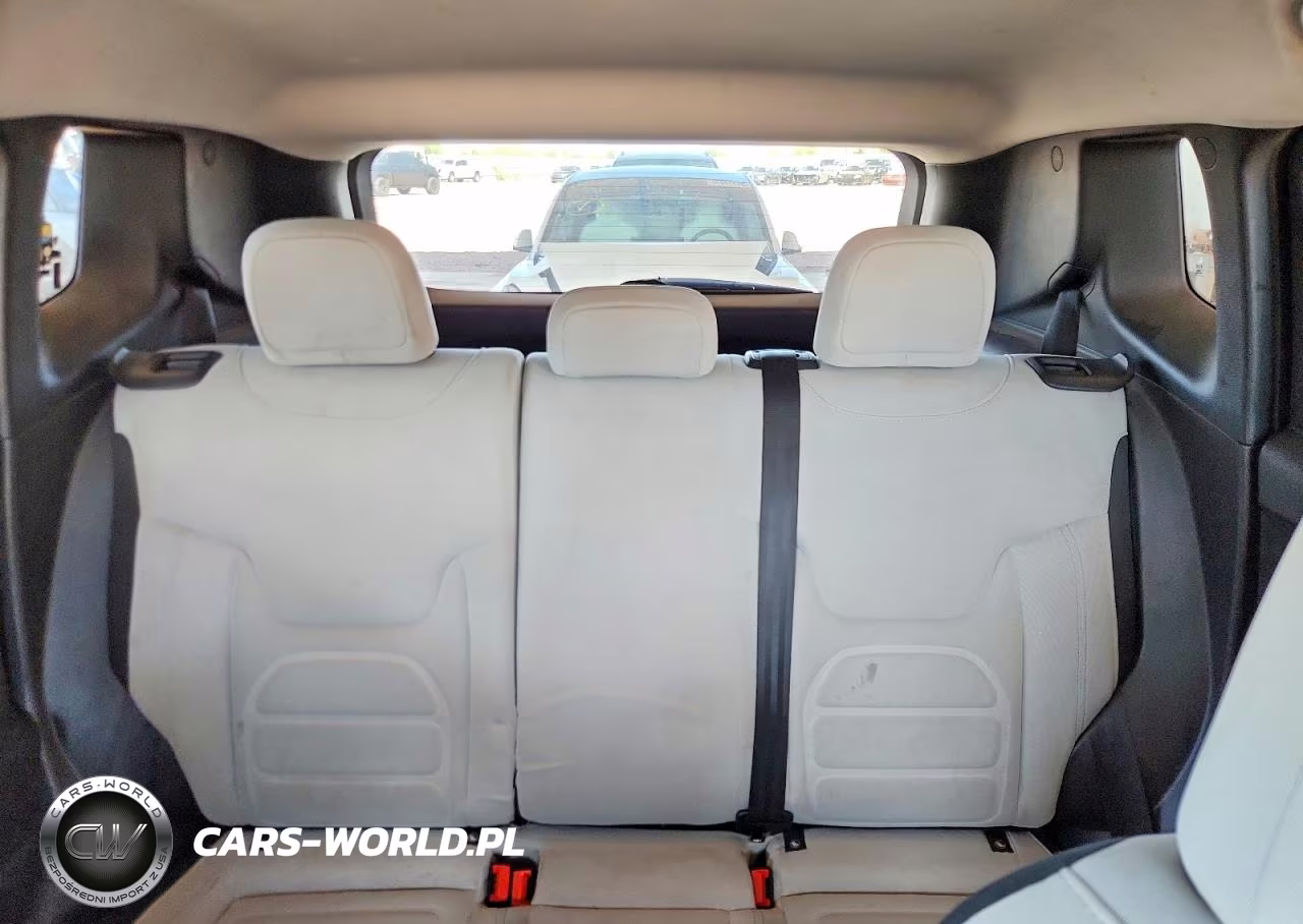 2018 Jeep Renegade Latitude VIN:ZACCJABBXJPJ20203 - 10