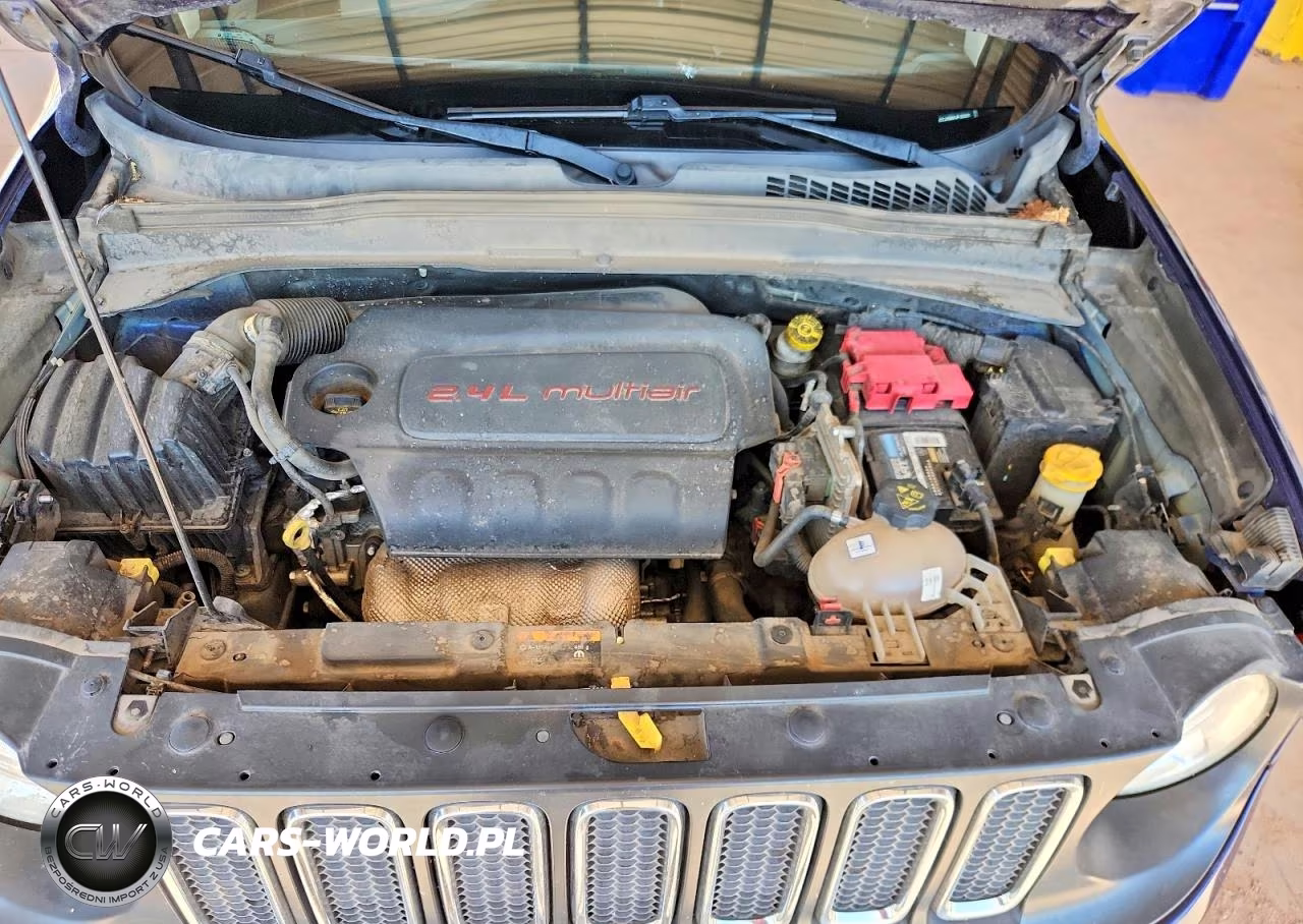 2018 Jeep Renegade Latitude VIN:ZACCJABBXJPJ20203 - 12