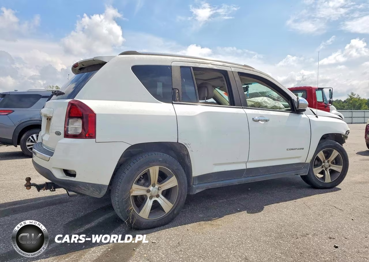 2016 Jeep Compass Latitude VIN:1C4NJDEB5GD598139 - 3