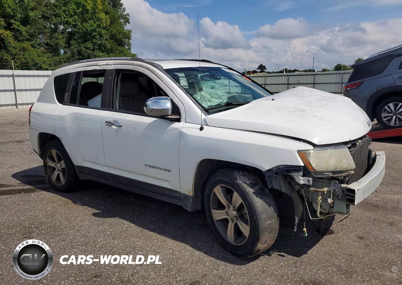 2016 Jeep Compass Latitude VIN:1C4NJDEB5GD598139 - 4