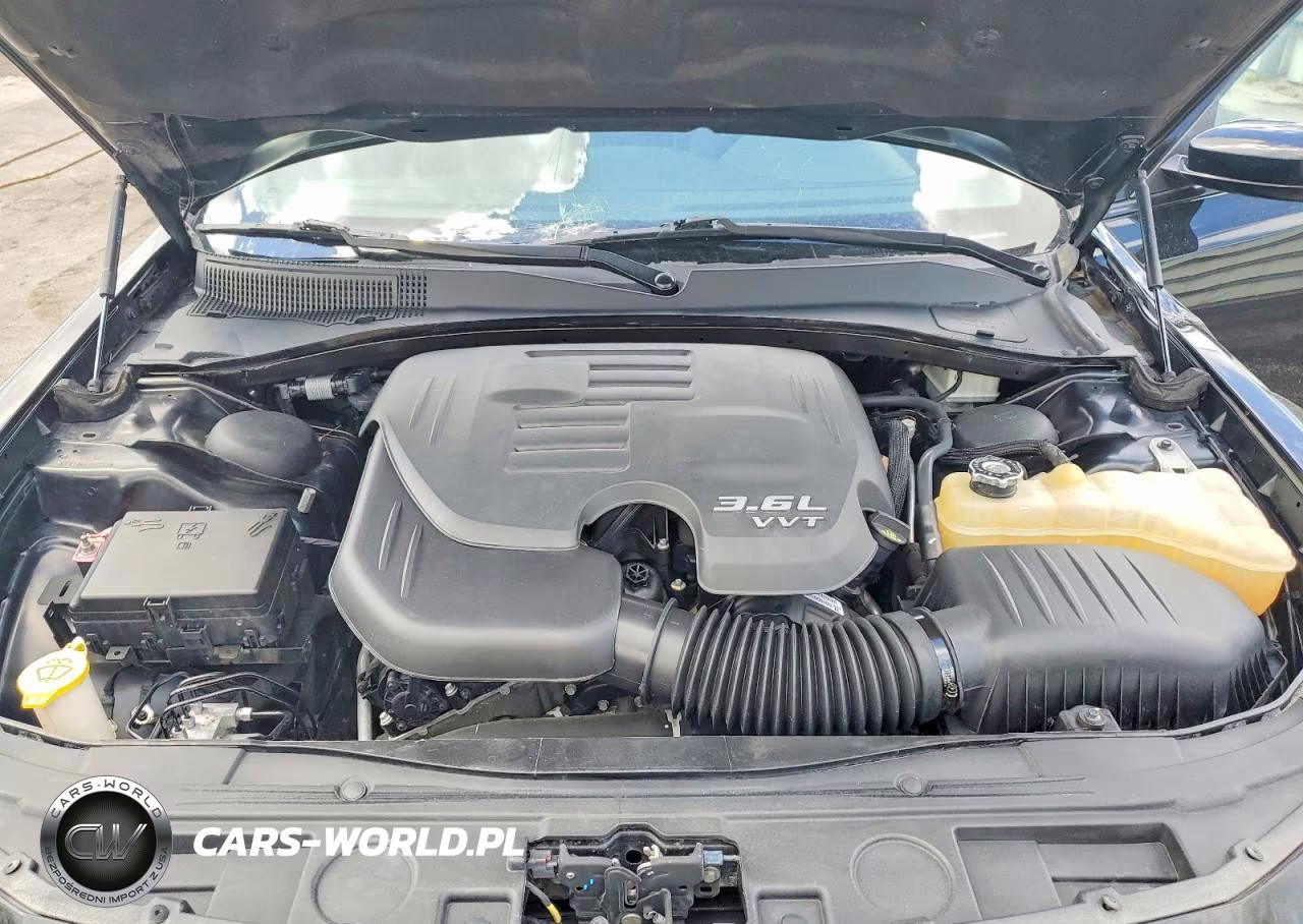 2018 Chrysler 300 S VIN:2C3CCABG6JH243320 - 11