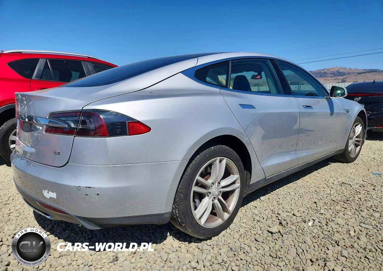 2014 Tesla Model S VIN:5YJSA1H16EFP49905 - 3