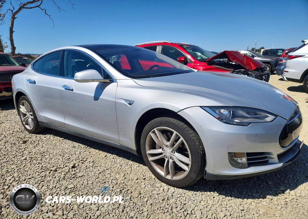 2014 Tesla Model S VIN:5YJSA1H16EFP49905 - 4