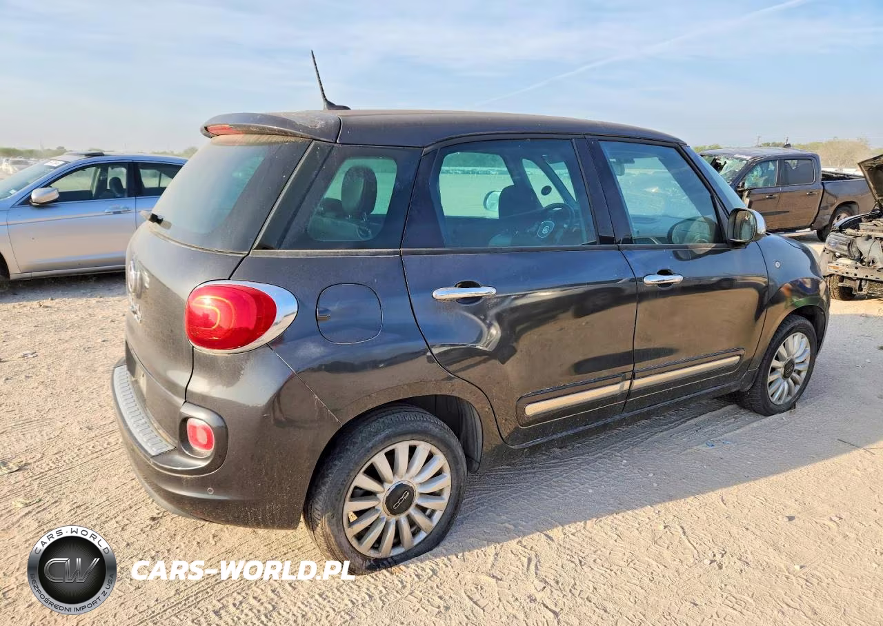 2015 Fiat 500L Lounge VIN:ZFBCFACH5FZ034722 - 3