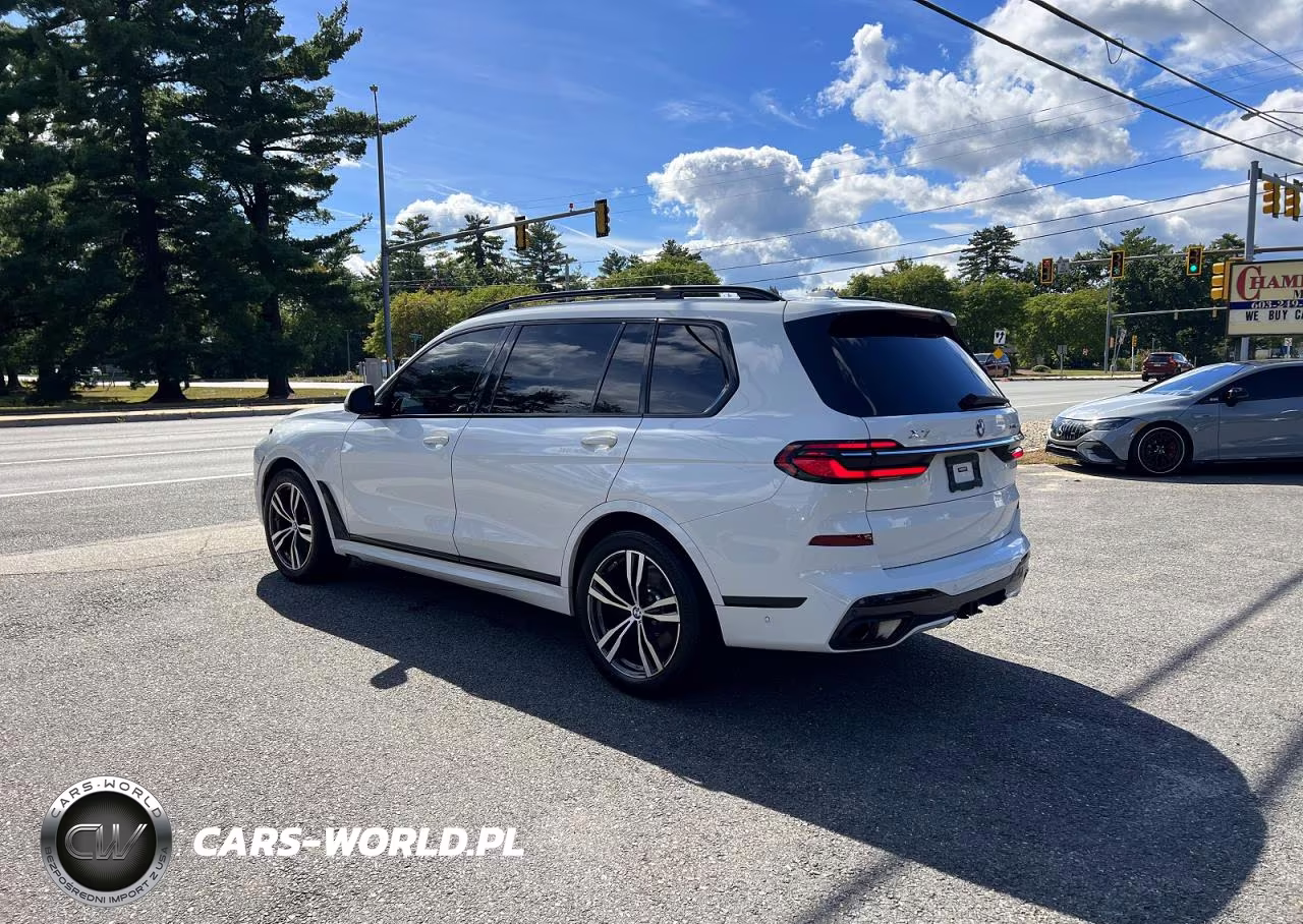 2023 BMW X7 xDrive40I VIN:5UX23EM05P9P84249 - 3