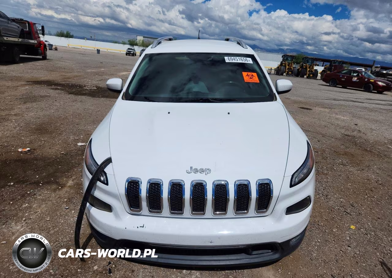 2017 Jeep Cherokee Latitude VIN:1C4PJLCB7HD218774 - 5