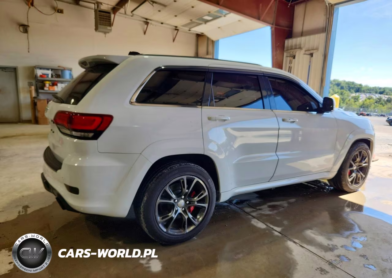 2015 Jeep Grand Cherokee Srt-8 VIN:1C4RJFDJ8FC672793 - 3