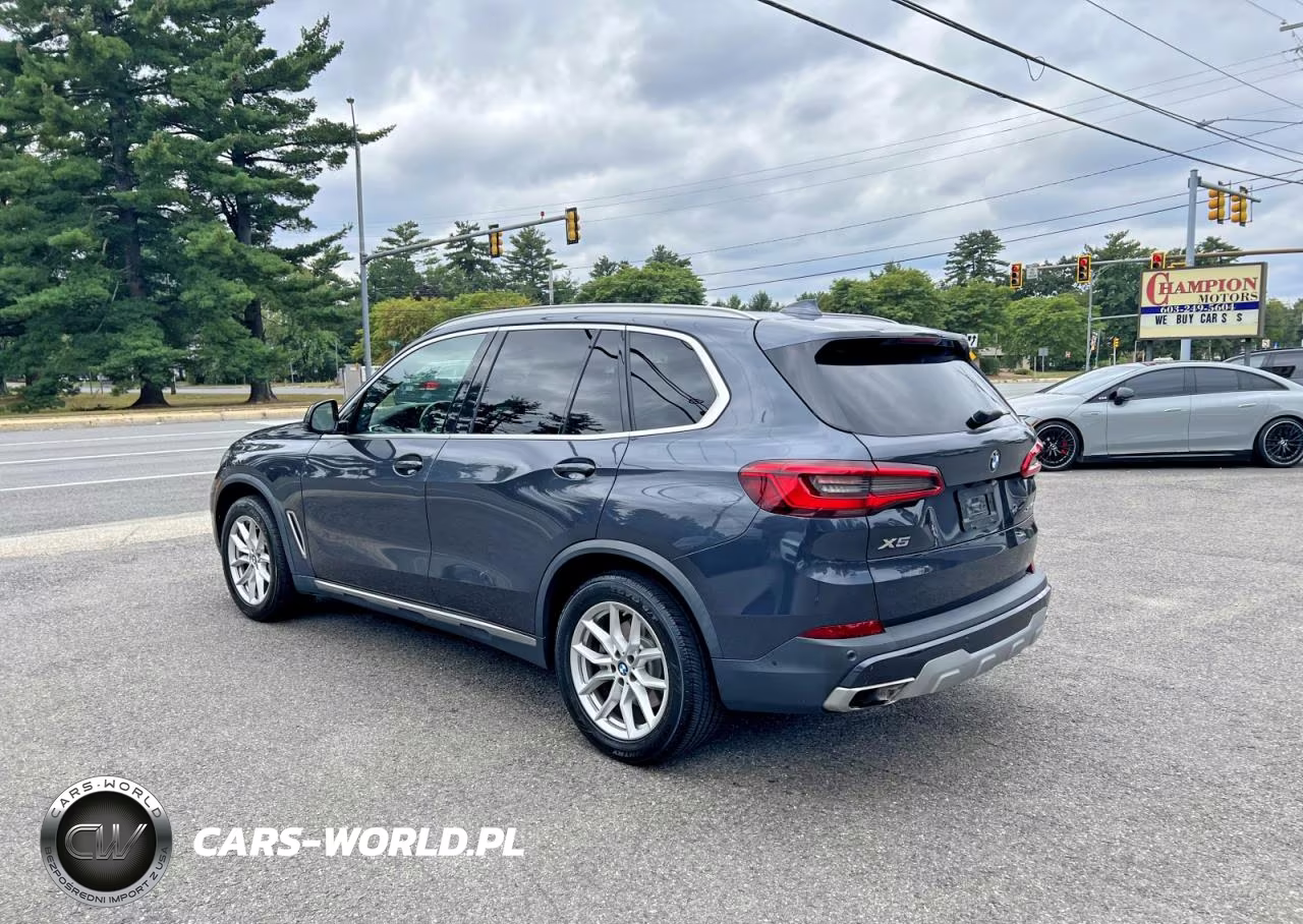 2019 BMW X5 xDrive40I VIN:5UXCR6C57KLK81906 - 4