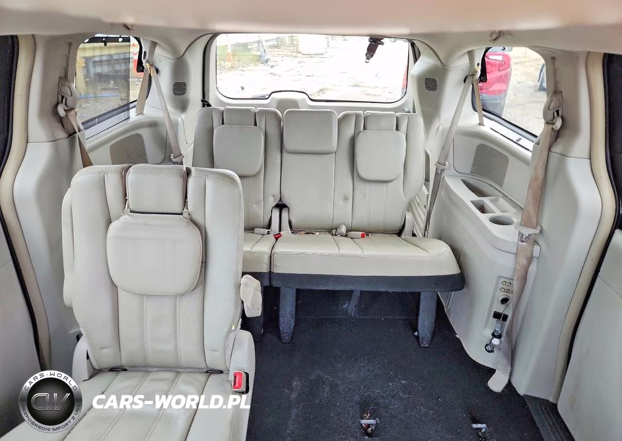 2012 Chrysler Town & Country Touring L VIN:2C4RC1CGXCR300670 - 10