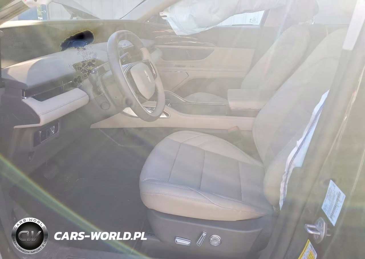 2024 Lincoln Nautilus Premiere VIN:5LMPJ8JA3RJ793425 - 7