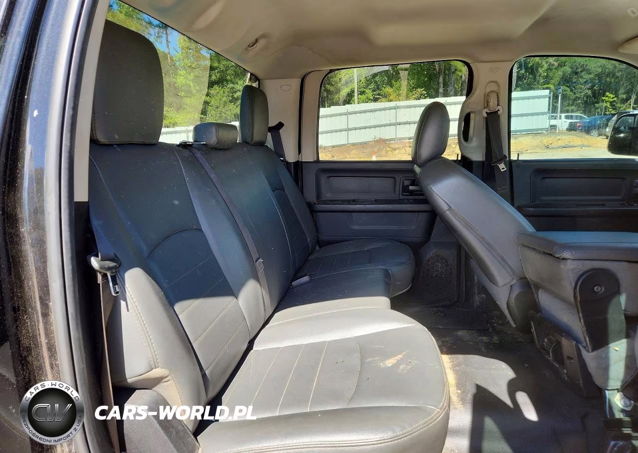 2018 Ram 2500 St VIN:3C6UR5HL8JG307357 - 10