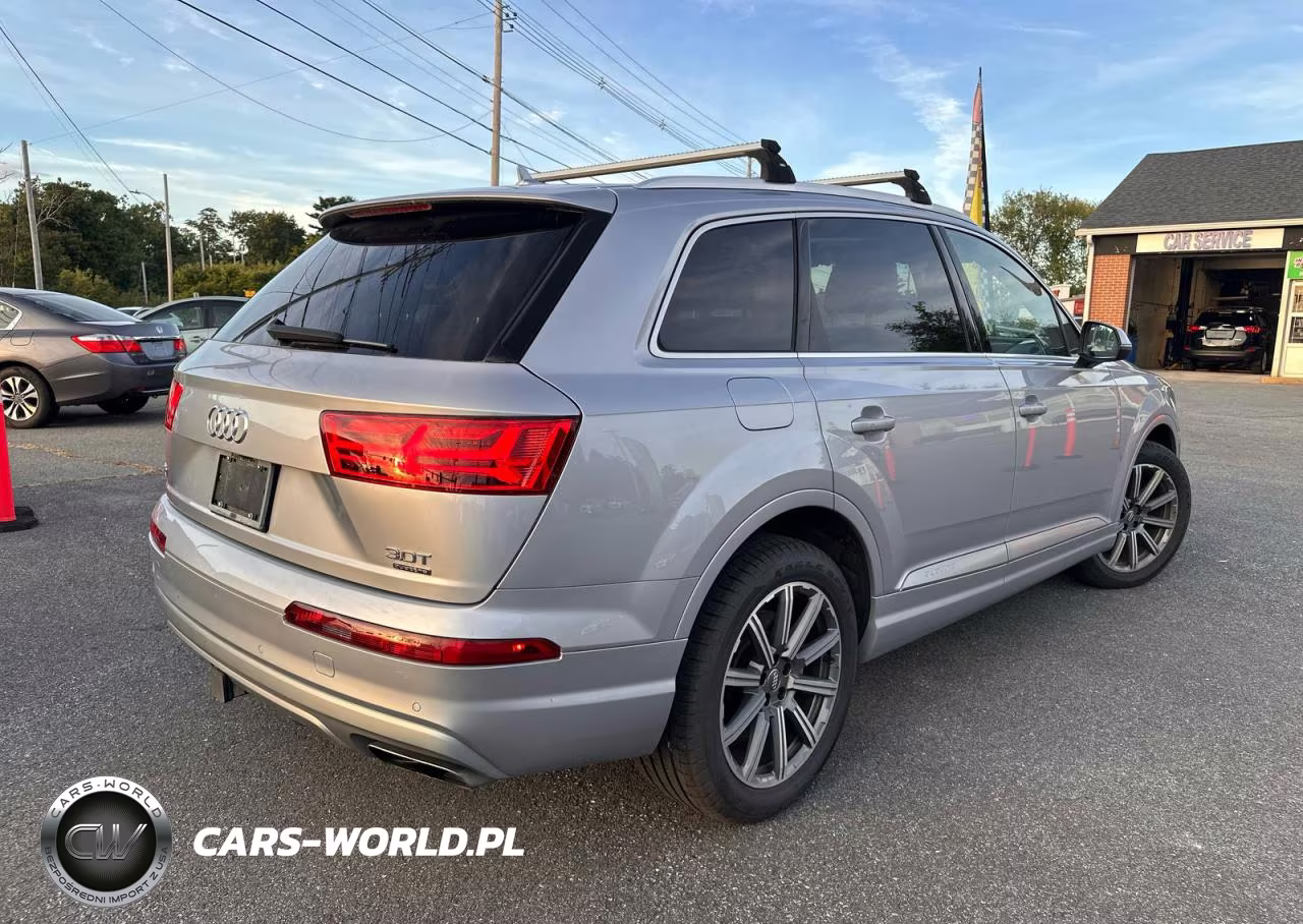 2018 Audi Q7 Premium Plus VIN:WA1LAAF73JD048990 - 4