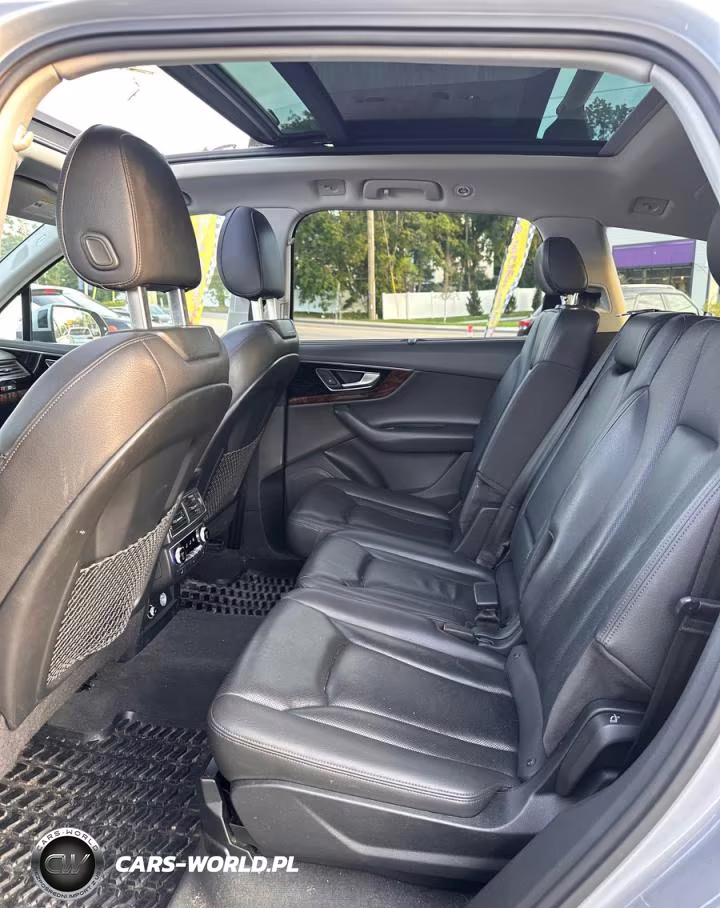 2018 Audi Q7 Premium Plus VIN:WA1LAAF73JD048990 - 6