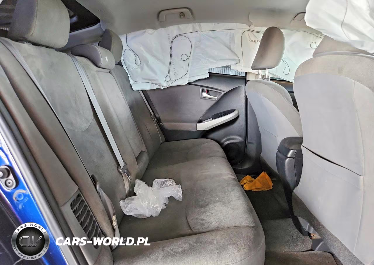 2015 Toyota Prius Two VIN:JTDKN3DU8F1905288 - 10