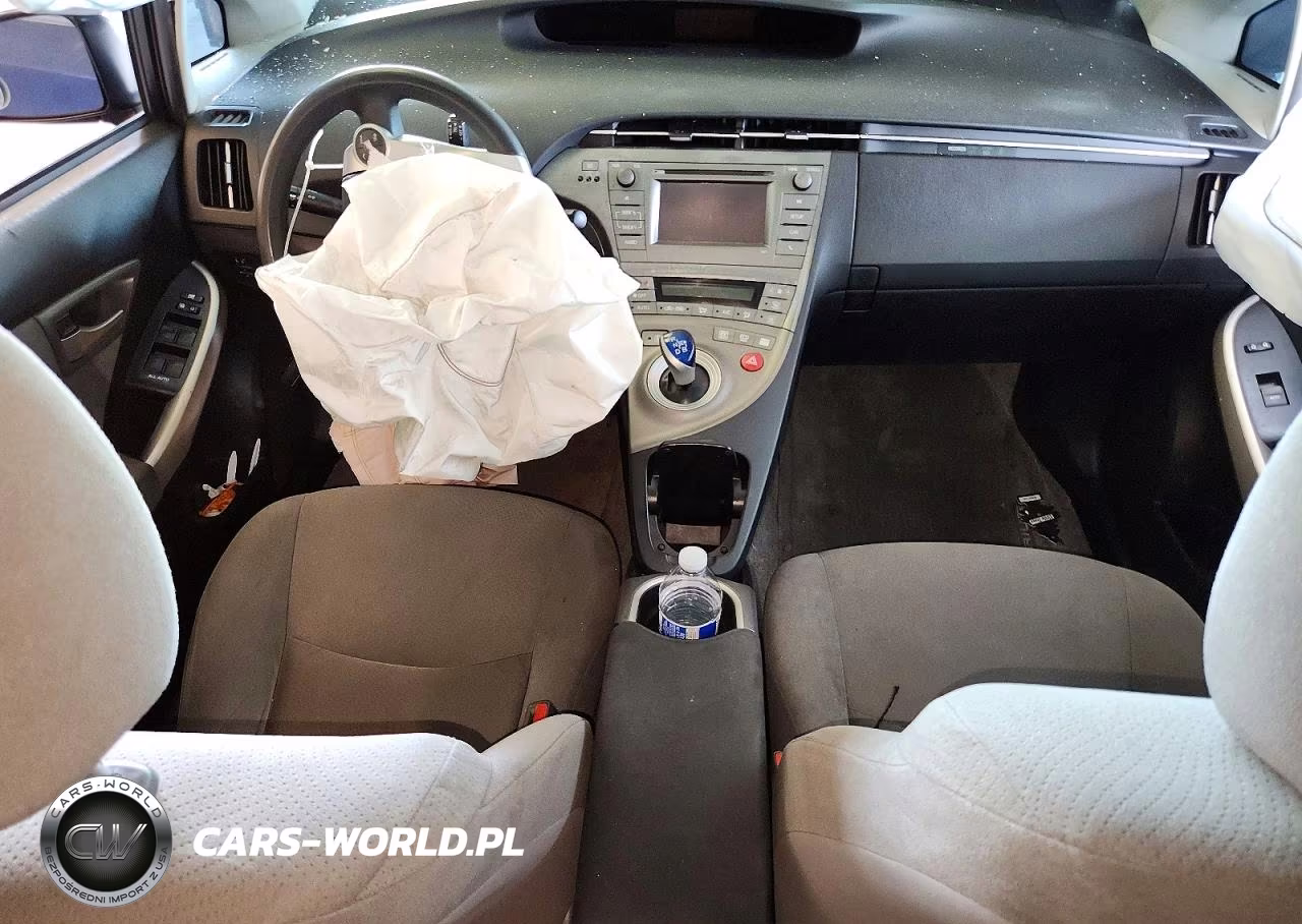 2015 Toyota Prius Two VIN:JTDKN3DU8F1905288 - 8