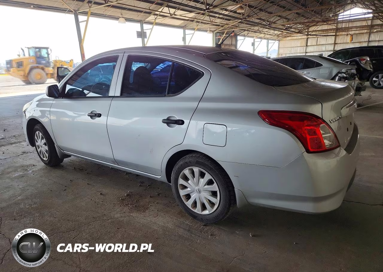 2015 Nissan Versa 1.6 S VIN:3N1CN7AP4FL919923 - 2