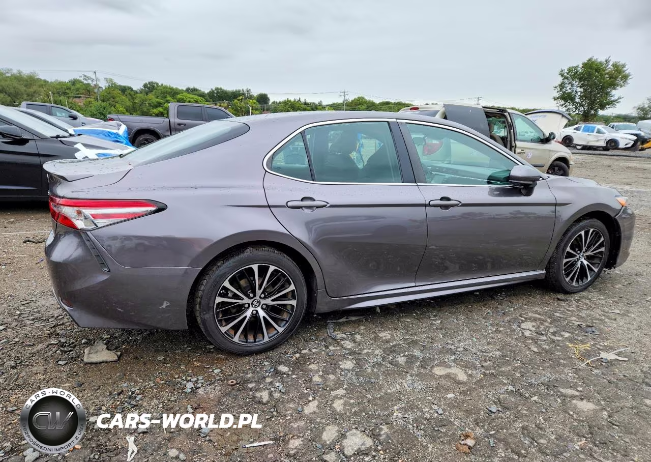 2018 Toyota Camry Se VIN:4T1B11HK7JU599776 - 3