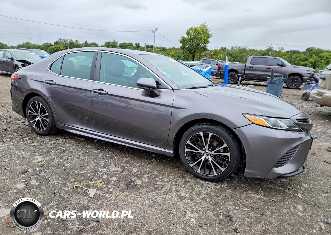 2018 Toyota Camry Se VIN:4T1B11HK7JU599776 - 4