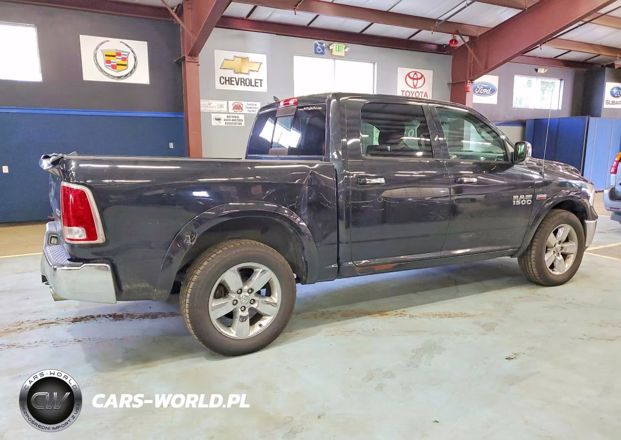 2015 Ram 1500 Laramie VIN:1C6RR7NT2FS767815 - 3