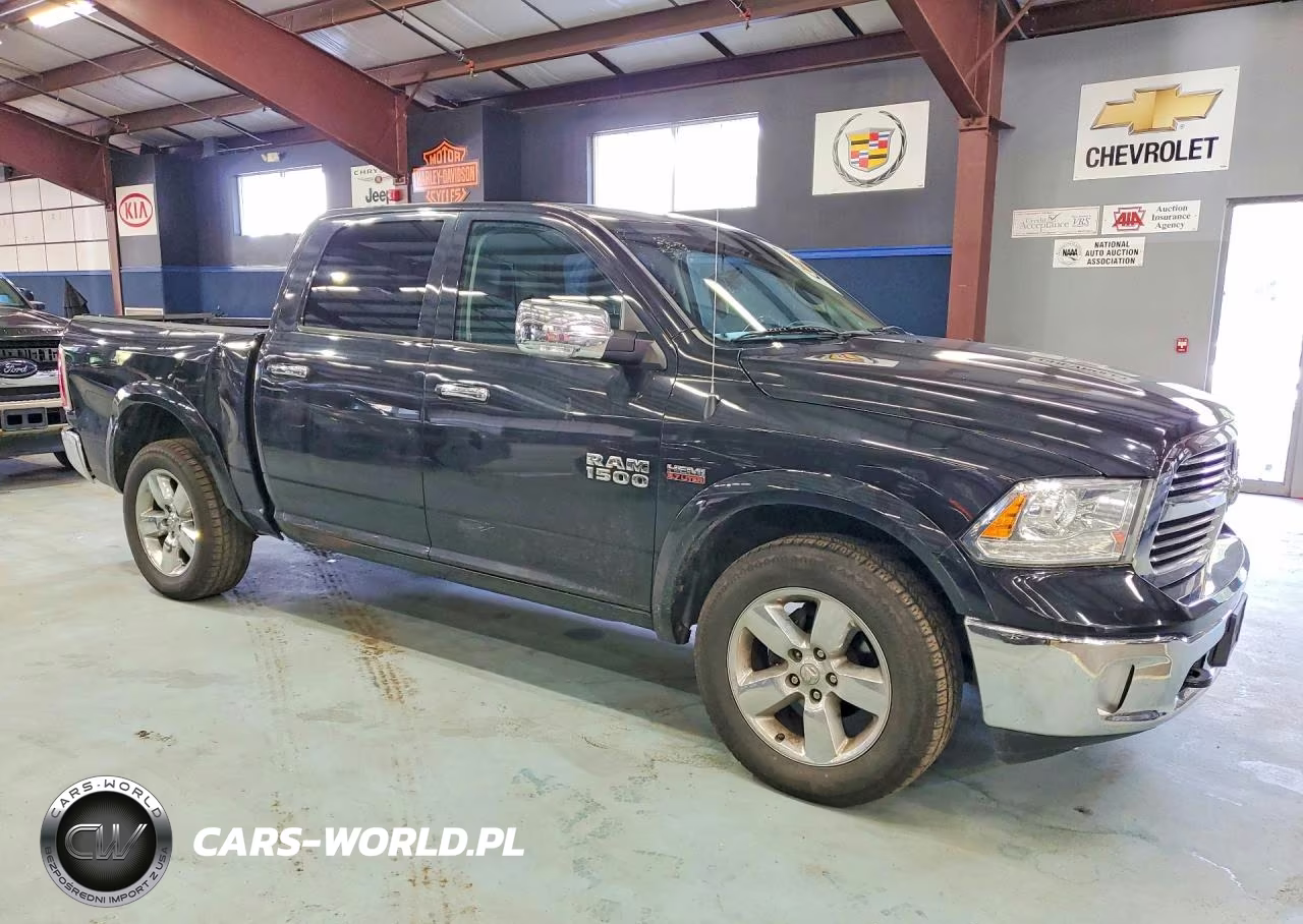 2015 Ram 1500 Laramie VIN:1C6RR7NT2FS767815 - 4