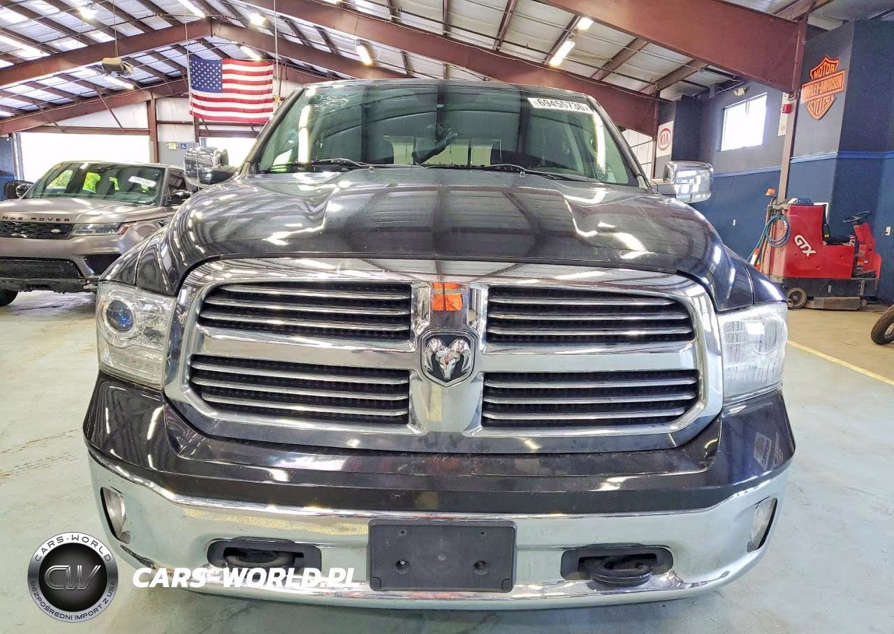 2015 Ram 1500 Laramie VIN:1C6RR7NT2FS767815 - 5