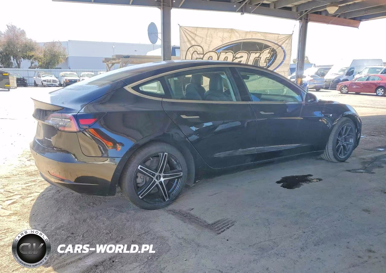 2018 Tesla Model 3 VIN:5YJ3E1EB1JF144433 - 3