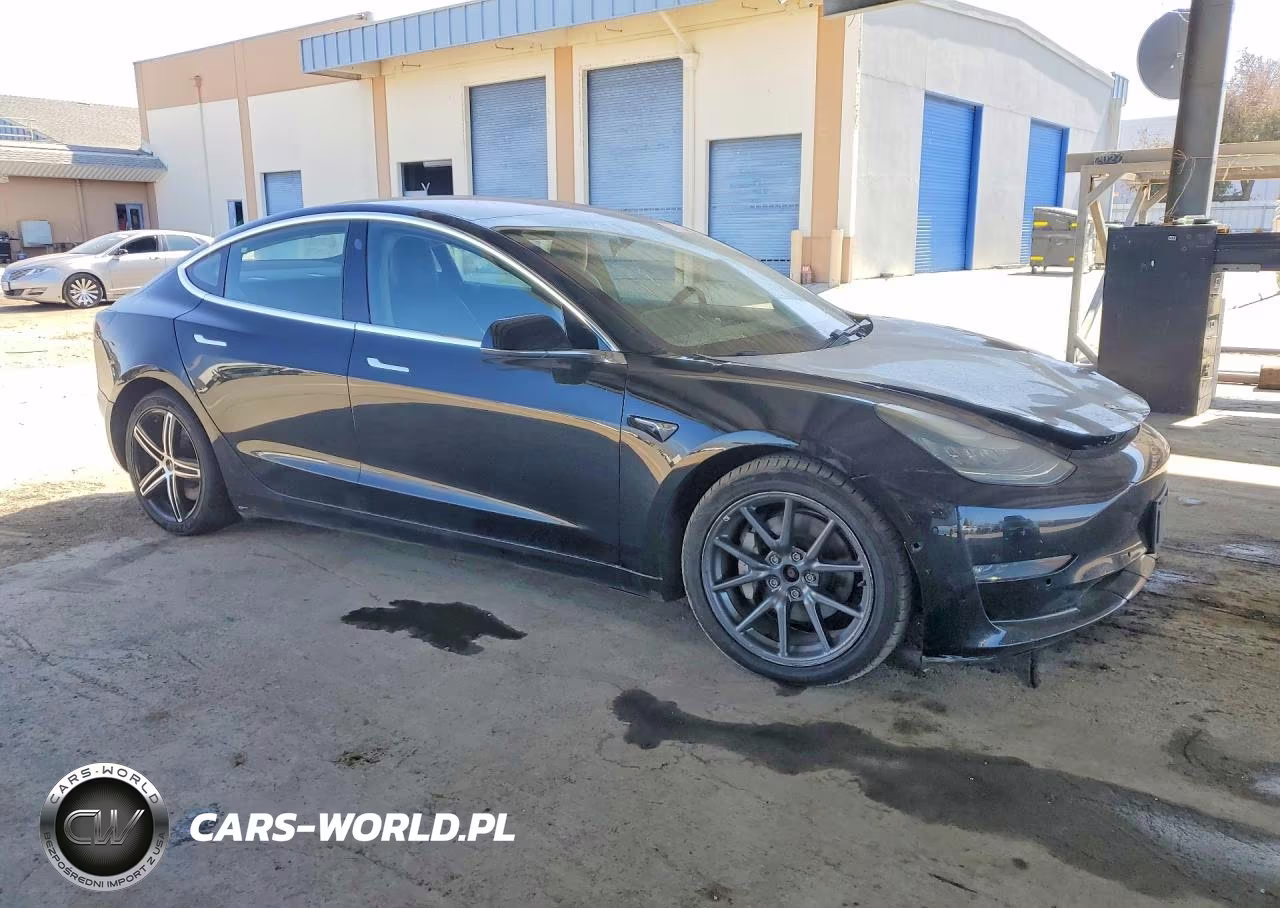 2018 Tesla Model 3 VIN:5YJ3E1EB1JF144433 - 4