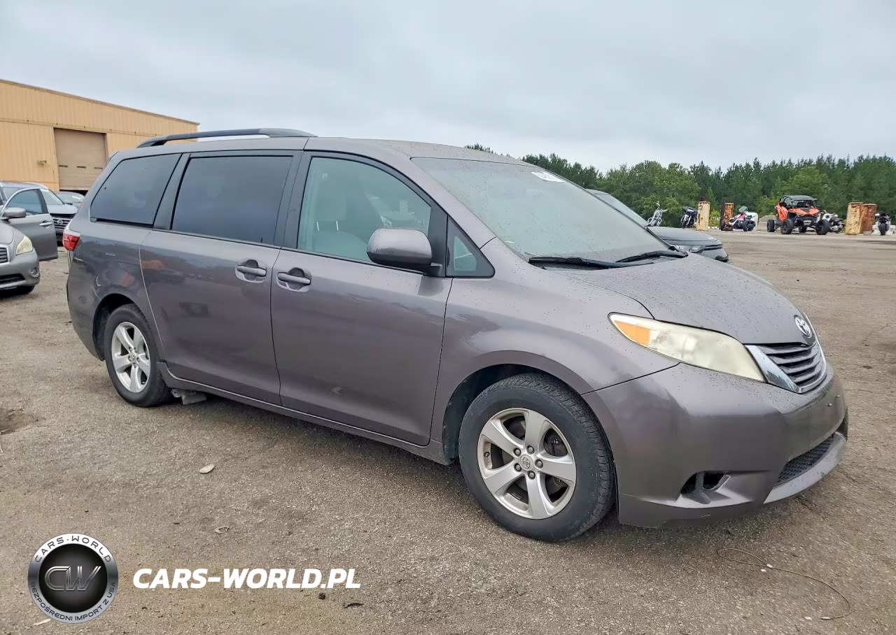 2015 Toyota Sienna Le VIN:5TDKK3DC0FS611032 - 4