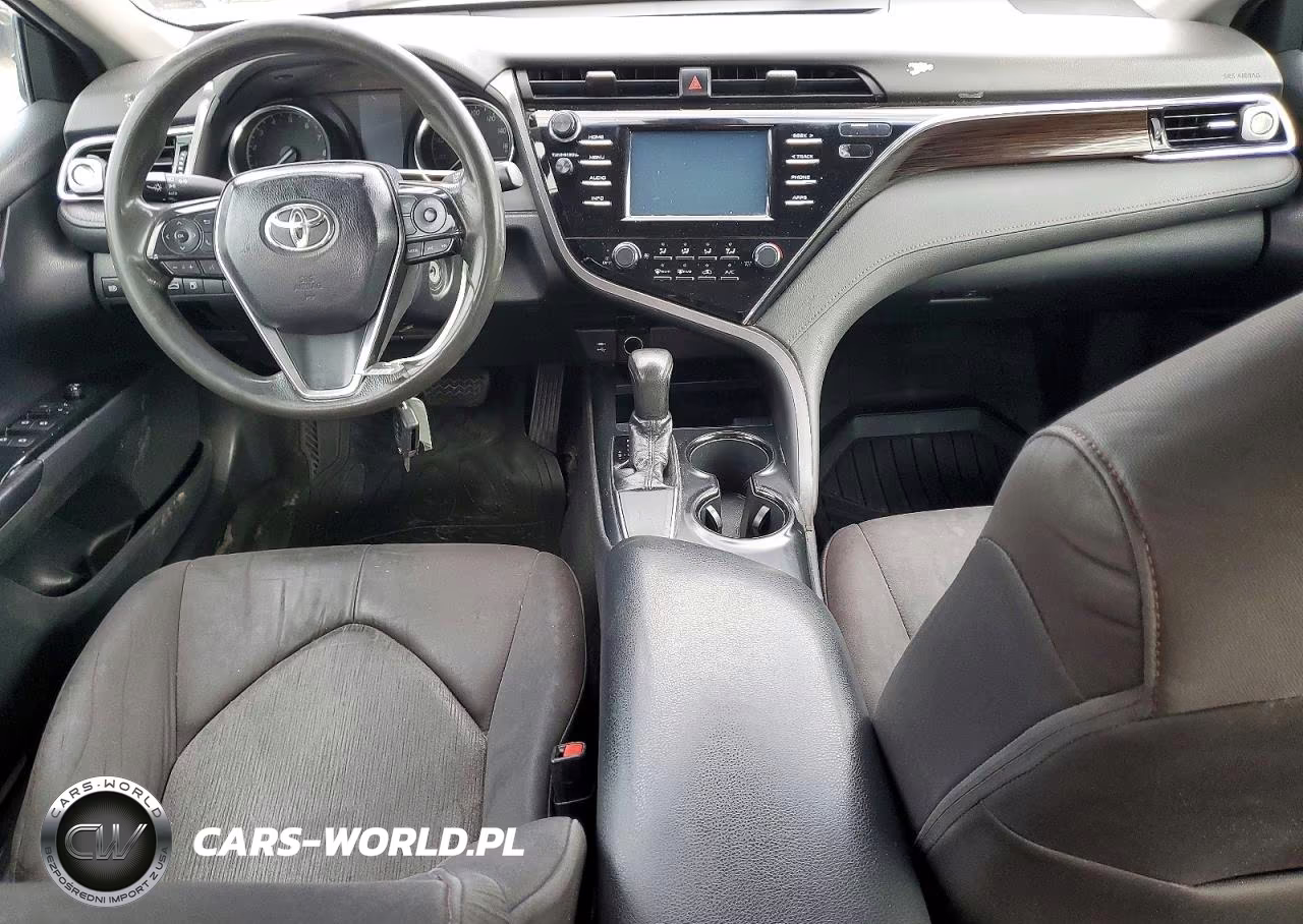2018 Toyota Camry Le VIN:4T1B11HK2JU127873 - 8