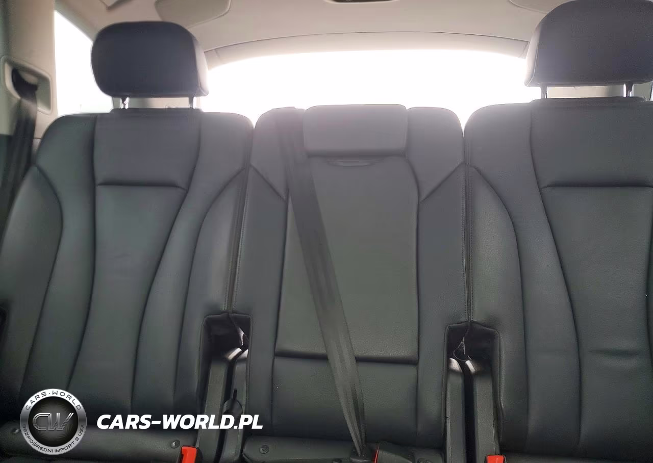 2018 Audi Q7 Premium Plus VIN:WA1LAAF74JD008062 - 10