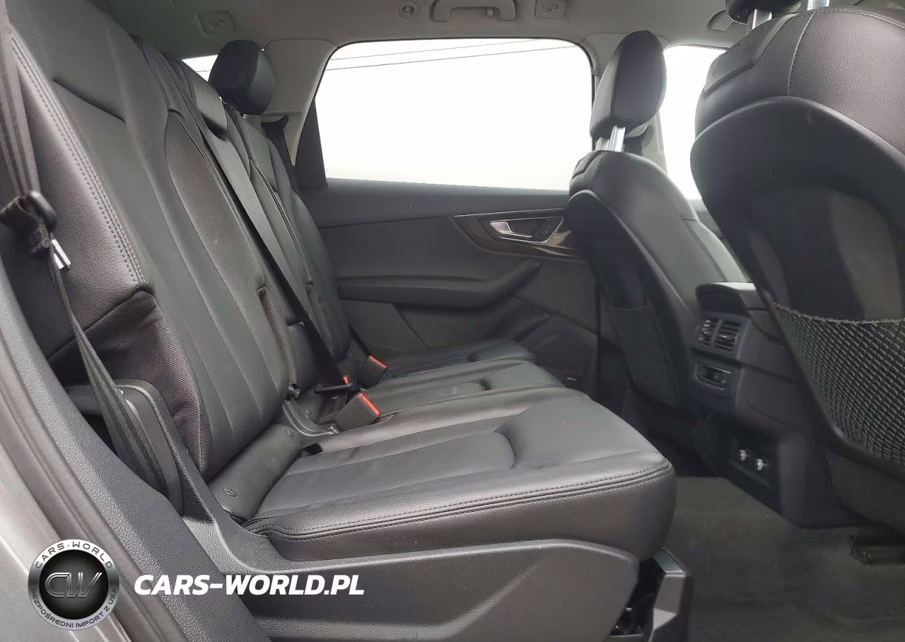2018 Audi Q7 Premium Plus VIN:WA1LAAF74JD008062 - 11