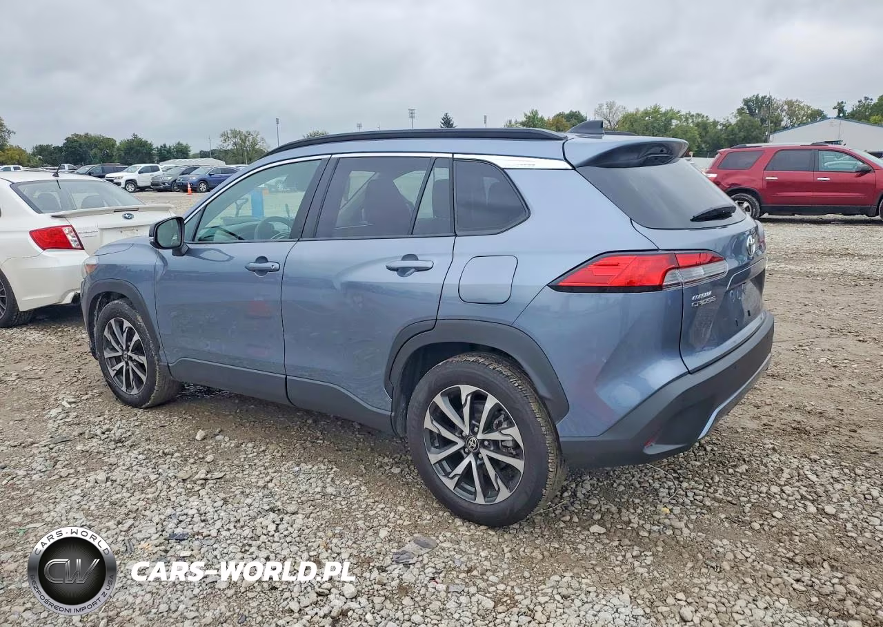 2025 Toyota Corolla Cross Xle VIN:7MUDAABG2SV131774 - 2